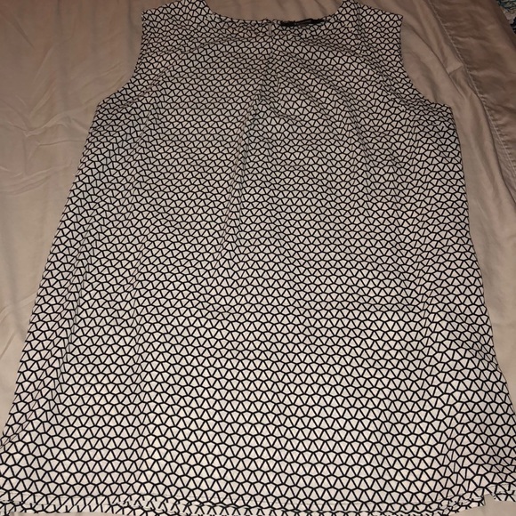 belissimo Tops - NWOT Classic Triangle BLOUSE